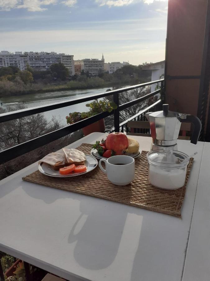 Apartamento Con Vistas Al Rio Guadalquivir En Triana, Sevilla Extérieur photo